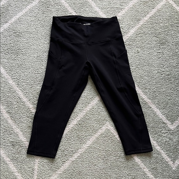 Ewedoos Pants - Ewedoos Black Capri Leggings with Side Pockets
